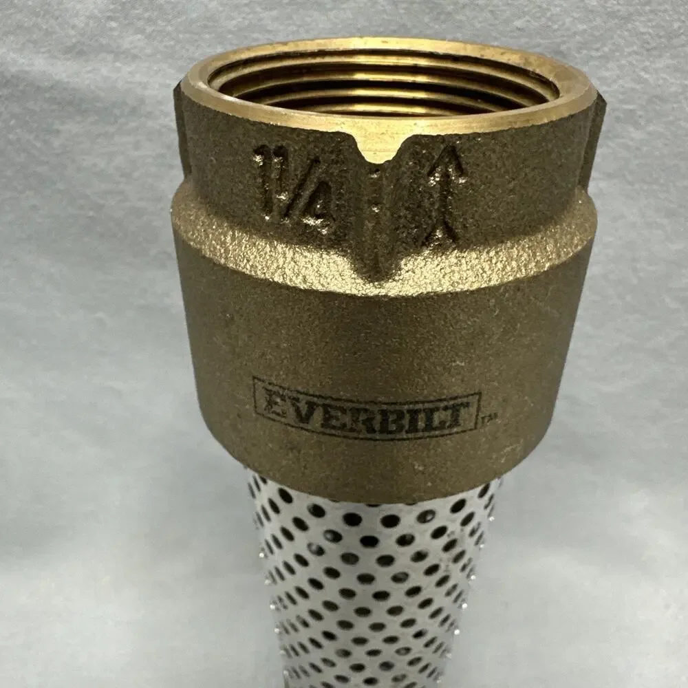 EVERBILT 1 1/4 Inch Brass Foot Valve Lead-Free 200LB